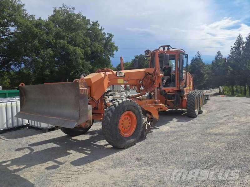 CAT 12M Niveleuse