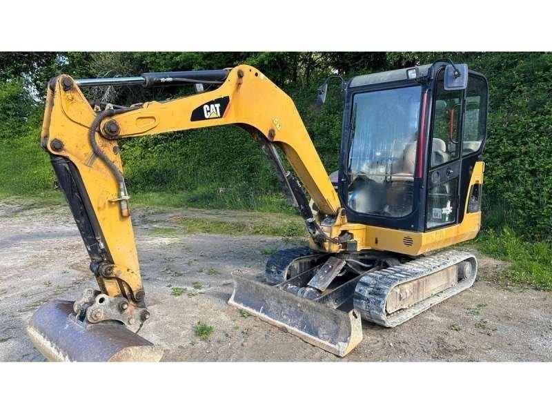 CAT 302.5C Mini pelle < 7t