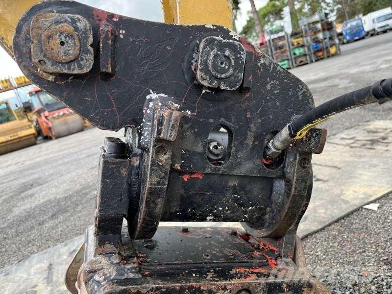 CAT 302.7DCR Mini pelle < 7t