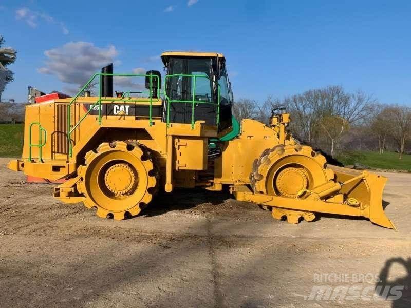 CAT 825H Compacteurs de déchets