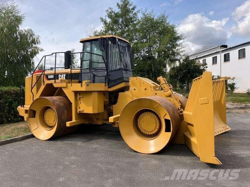 CAT 826H Compacteur de sol