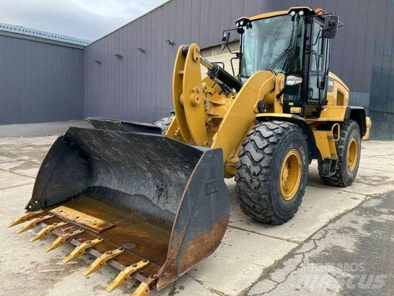 CAT 938M Chargeuse sur pneus