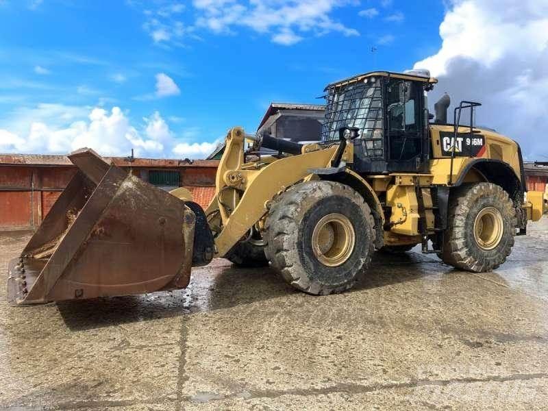 CAT 966M Chargeuse sur pneus