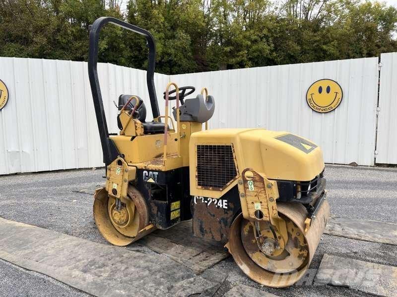 CAT CB-224E Compacteur de sol