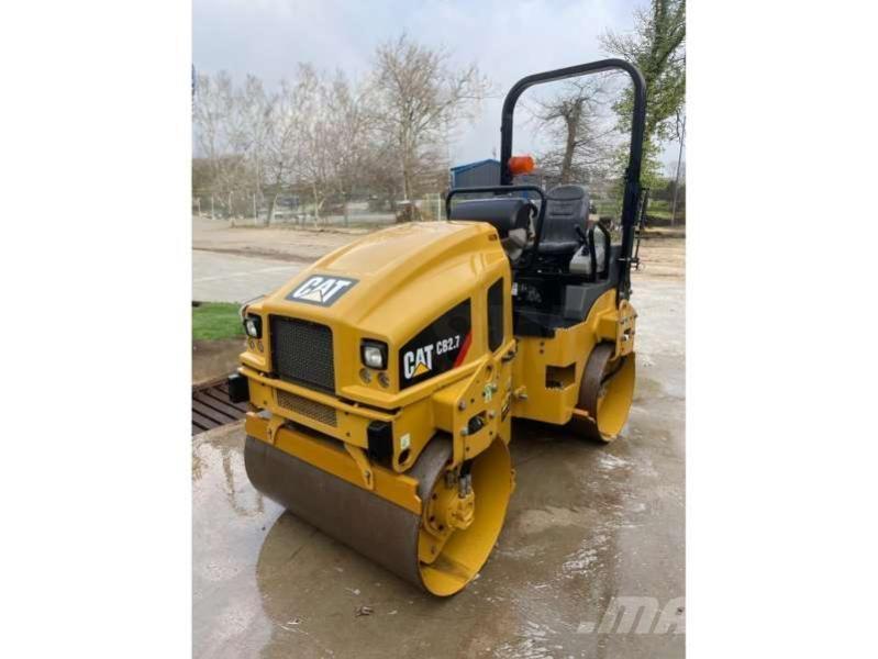 CAT CB2.7 Compacteur de sol