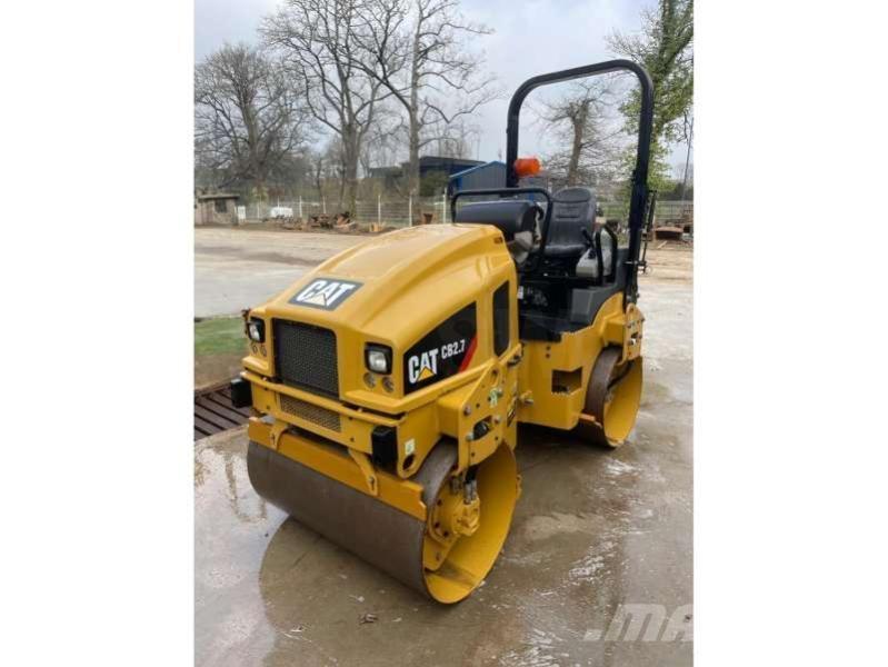 CAT CB2.7 Compacteur de sol