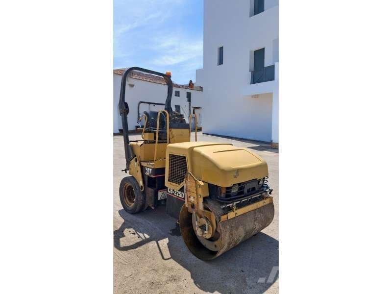 CAT CB225D Compacteur de sol