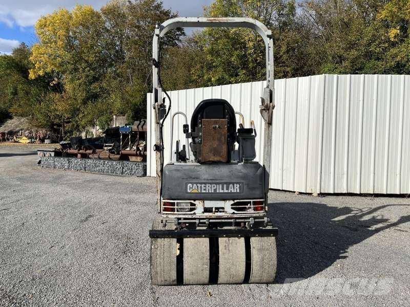 CAT CB225E Compacteur de sol