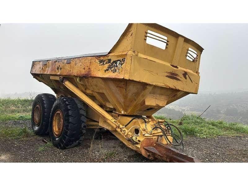 CAT D250B Remorque benne