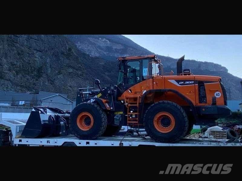 Doosan DL300 Chargeuse sur pneus