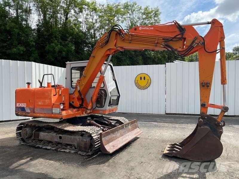 Hitachi EX60 Pelle sur chenilles