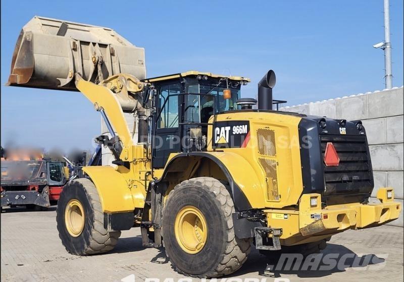 CAT 966M Chargeuse sur pneus