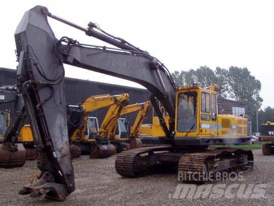Åkerman EC450 Pelle sur chenilles