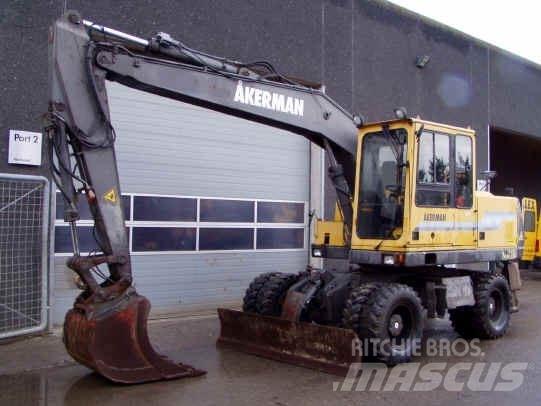 Åkerman EW150 Pelle sur pneus