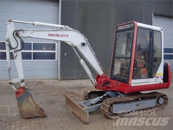 Takeuchi TB035 Mini pelle < 7t