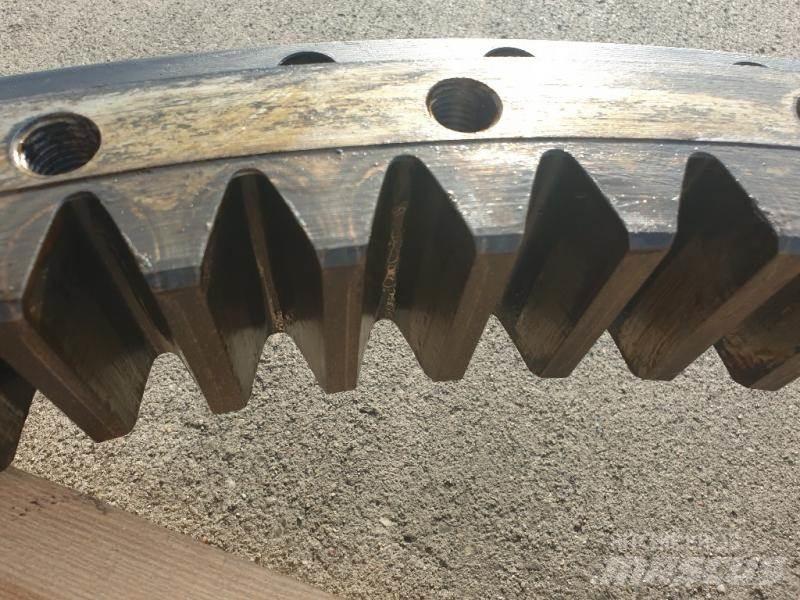 JCB JS 150 Châssis et suspension
