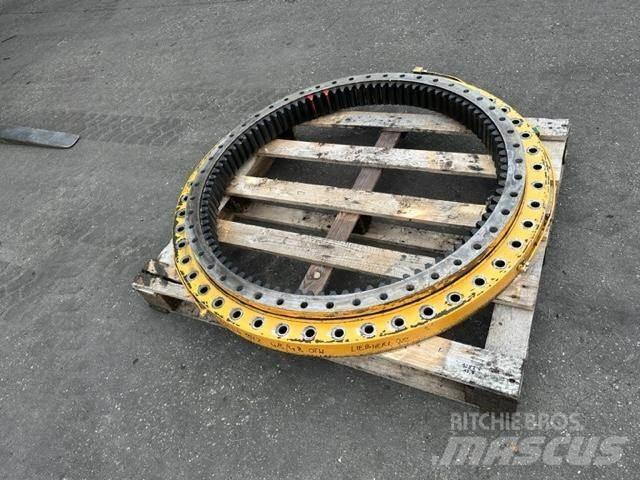 Liebherr A 922 Châssis et suspension
