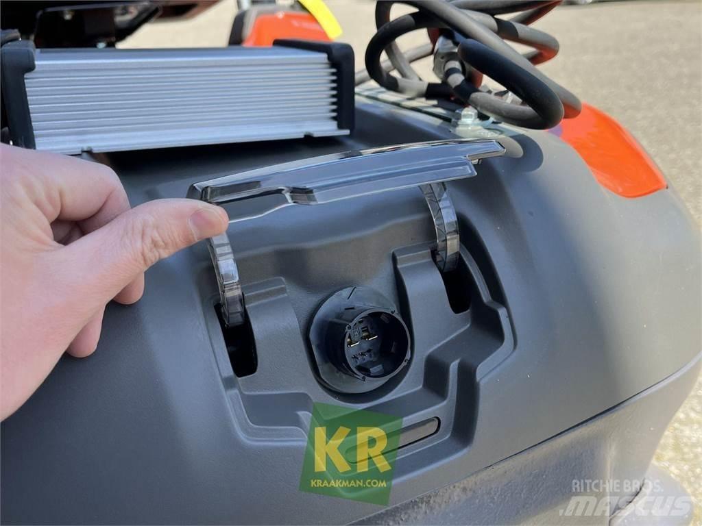 Husqvarna R200iX Tondeuses montées