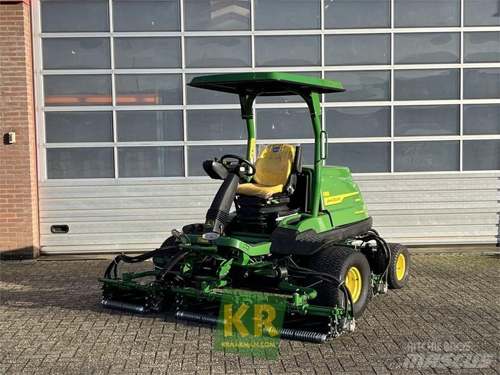 John Deere 8700A Tondeuses pour greens