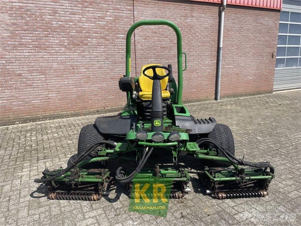 John Deere 8700A Tondeuses pour greens