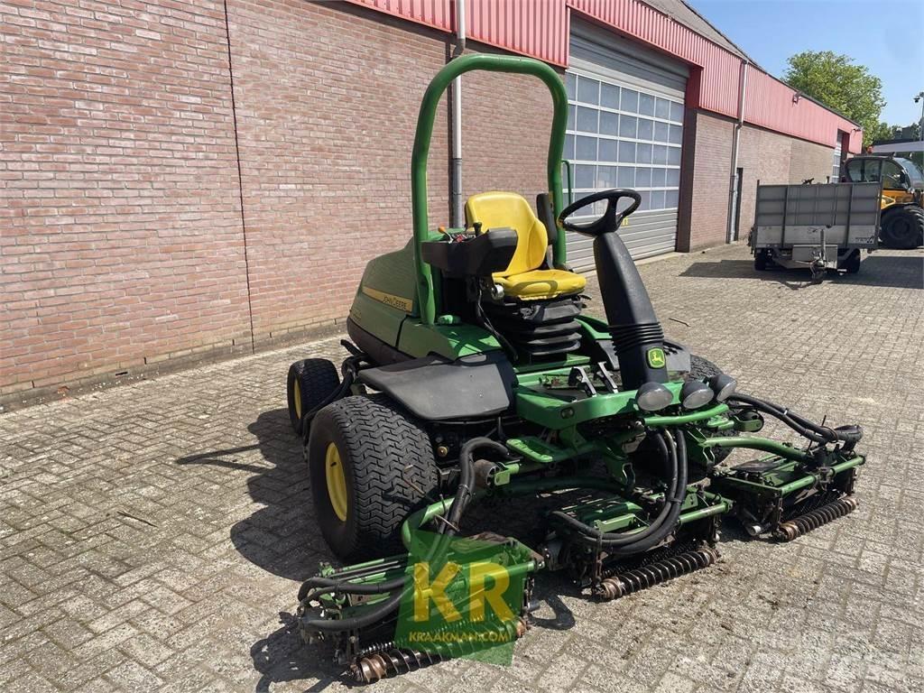 John Deere 8700A Tondeuses pour greens