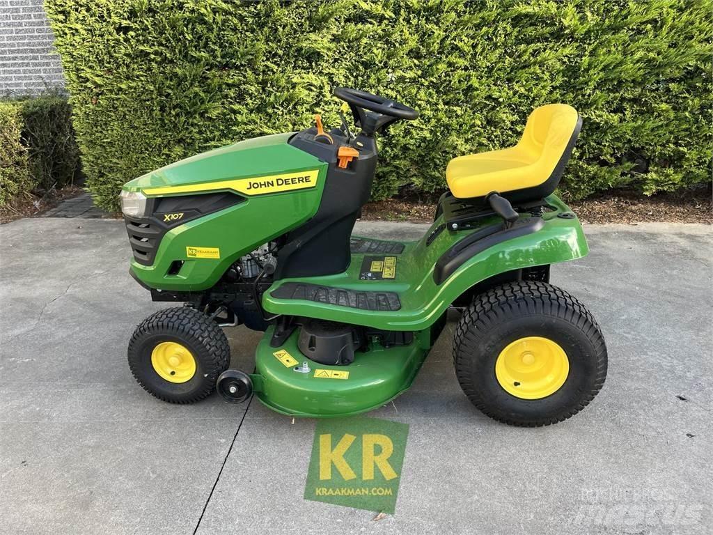 John Deere X107 Tondeuses montées