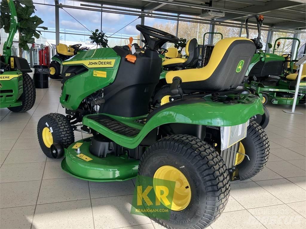 John Deere X107 Tondeuses montées