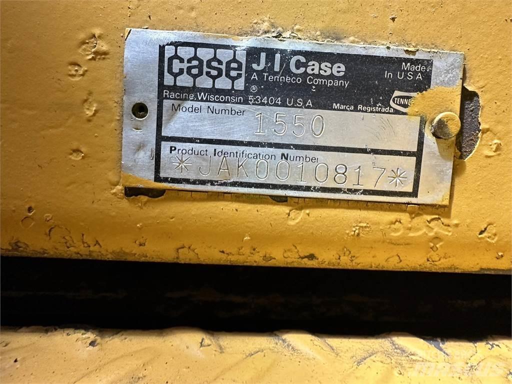 CASE 1550 Bouteurs sur chenilles