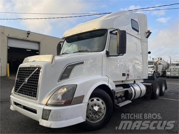 Volvo VNL64T670 Tracteur routier
