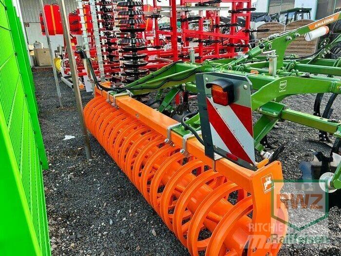 Amazone Cenius 3003 Déchaumeur, cultivateur