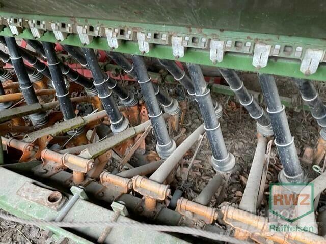 Amazone D25 07 Special Semoir combiné