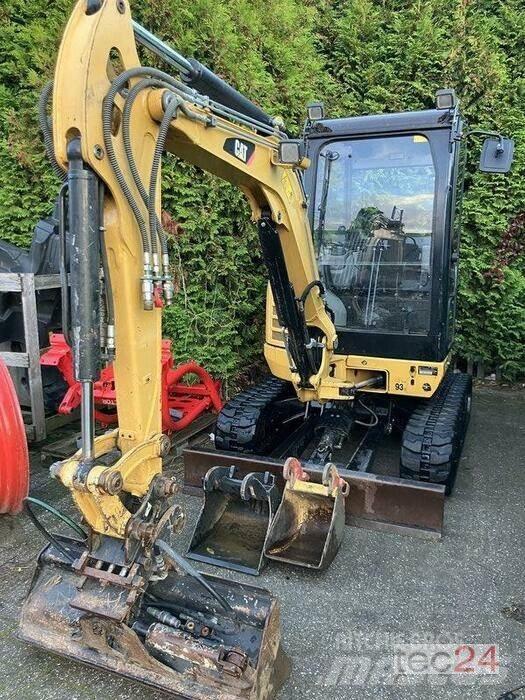 CAT 302.7 D Pelle sur pneus