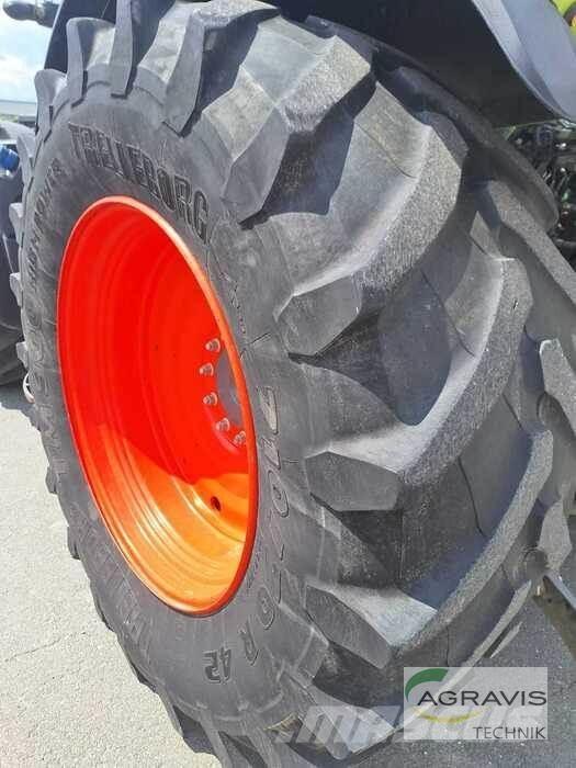 CLAAS AXION 870 Tracteur
