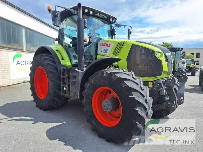 CLAAS AXION 870 Tracteur