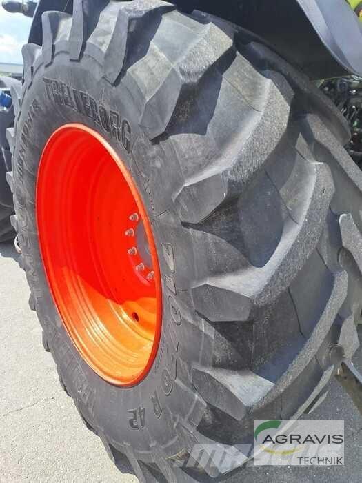 CLAAS AXION 870 Tracteur