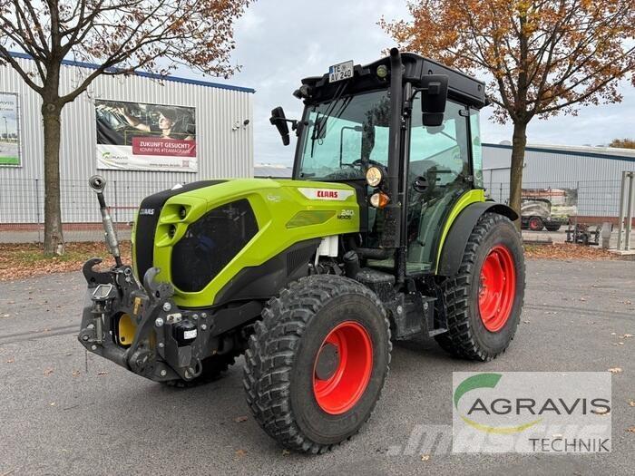 CLAAS NEXOS 240 L Tracteur