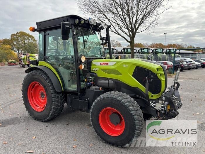 CLAAS NEXOS 240 L Tracteur