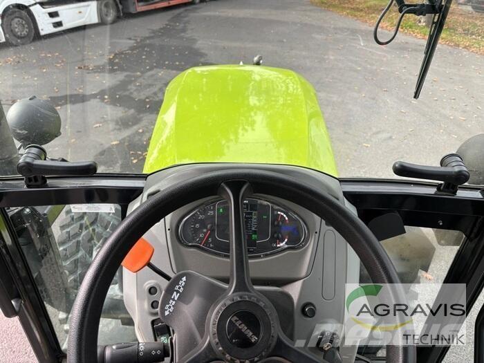 CLAAS NEXOS 240 L Tracteur