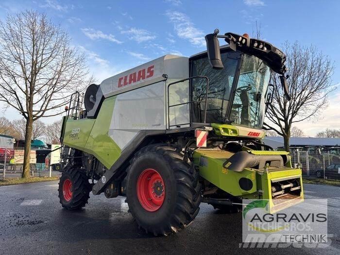 CLAAS TRION 650 Moissonneuse batteuse
