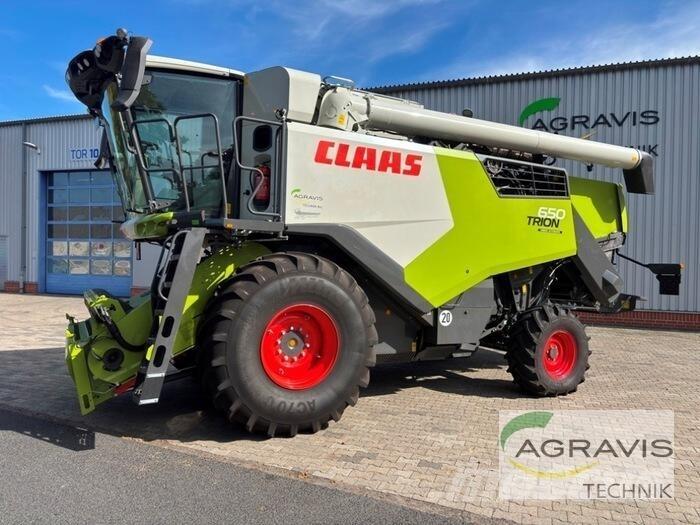 CLAAS TRION 650 Moissonneuse batteuse