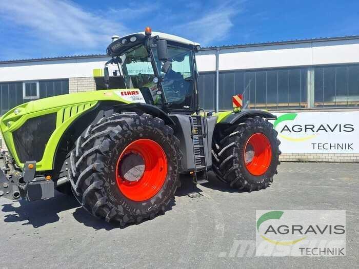 CLAAS XERION 4000 TRAC Tracteur