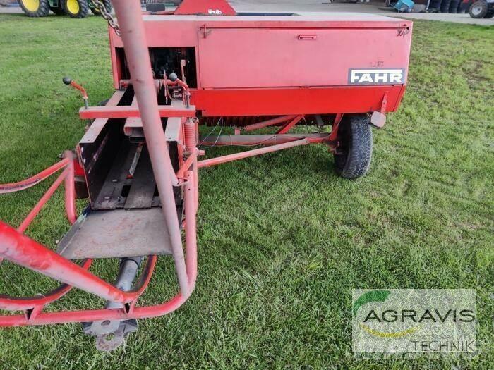 Deutz-Fahr HD 400 Presse cubique