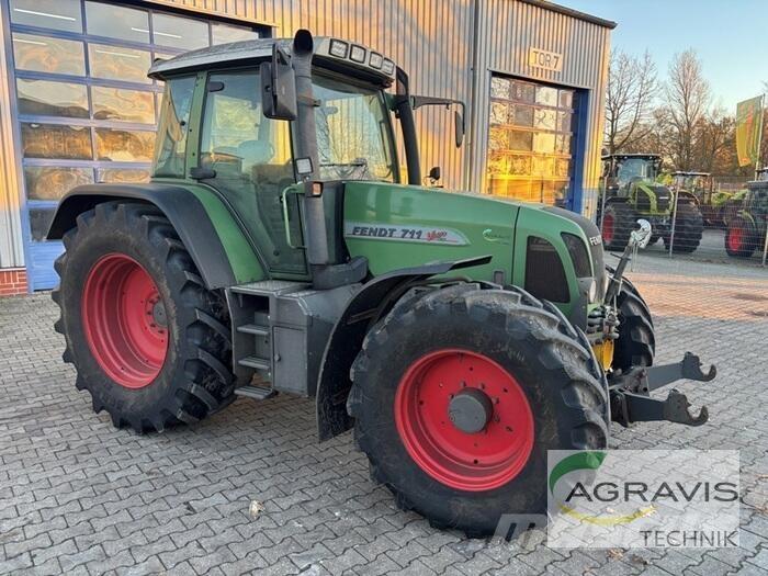 Fendt 711 VARIO Tracteur