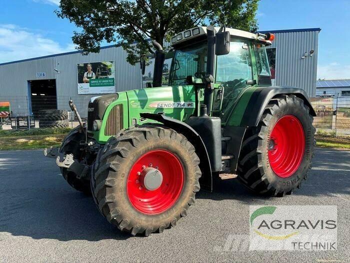 Fendt 714 VARIO Tracteur
