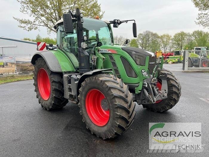 Fendt 714 VARIO S4 Tracteur