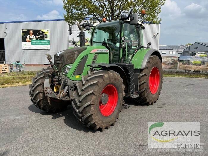 Fendt 724 VARIO S4 Tracteur