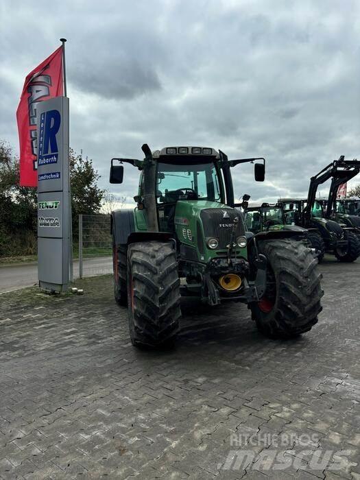 Fendt 820 VARIO Tracteur