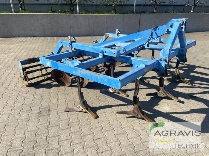  FLÜGELSCHARGRUBBER Déchaumeur, cultivateur