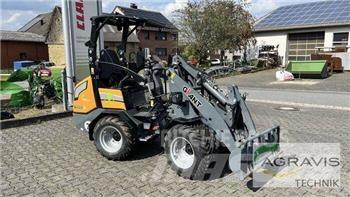 GiANT G2200E Chargeuse sur pneus