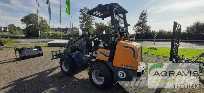 GiANT G2300 HD Chargeuse sur pneus